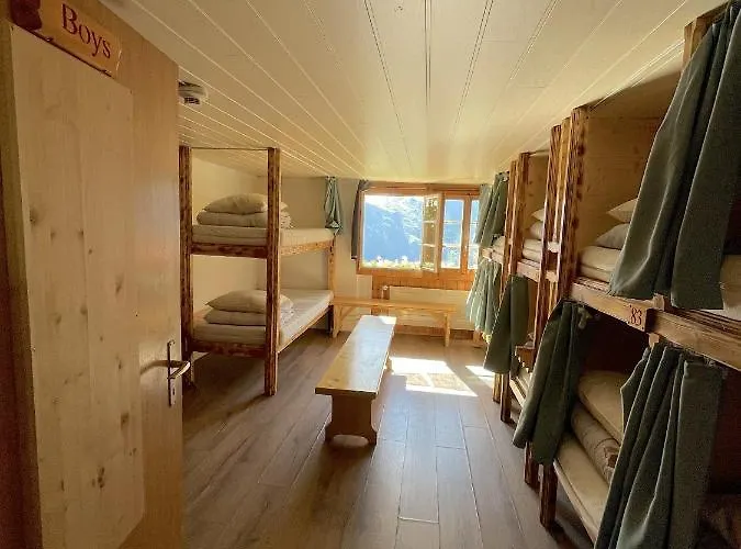 Hostel Mountain Gimmelwald