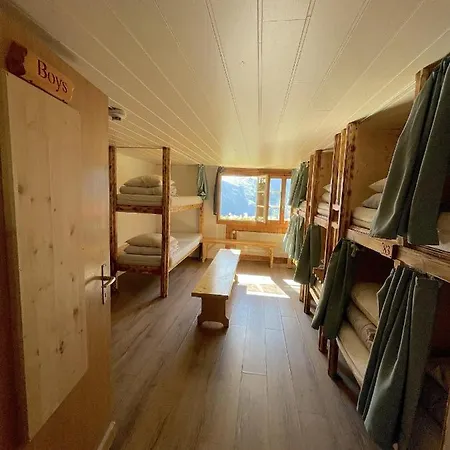 Hostel Mountain Gimmelwald